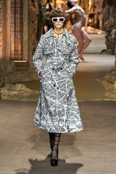 Look 7